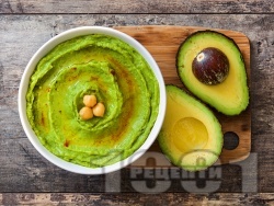 Бърза и лесна разядка за арабски питки - хумус с авокадо - снимка на рецептата